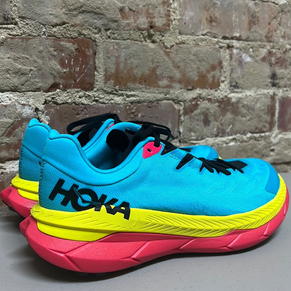 Hoka Tecton X